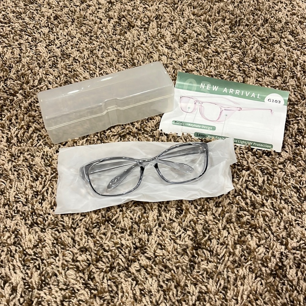NWOT SAFETY GOGGLES